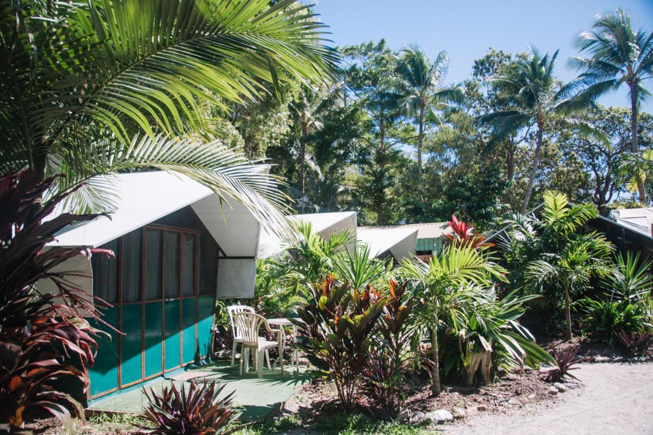 Dougies Backpackers Resort Port Douglas Exterior photo